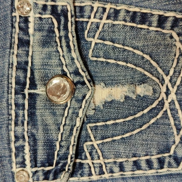 LA Idol super distressed jeans. - Picture 3 of 6